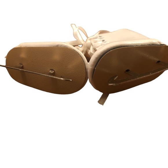 Doll White Faux Leather White Figure Skates Lace Up Doll Accessories See Pics - Picture 4 of 6